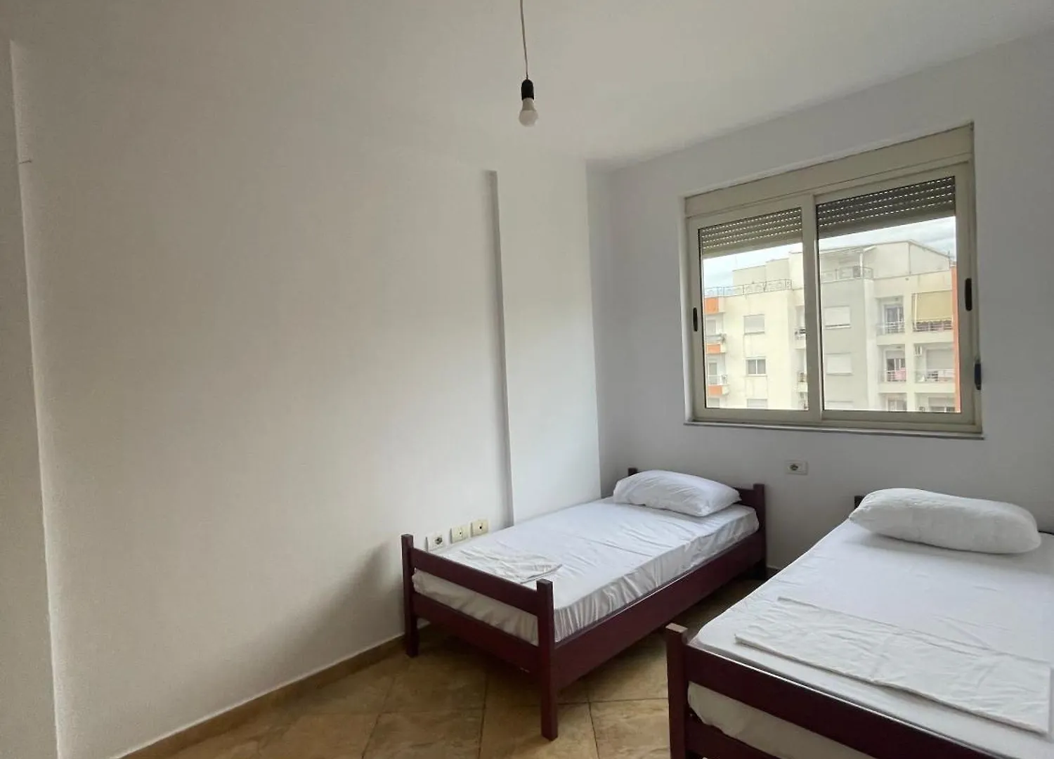 Spacious Apartment With Balcony Yzberish