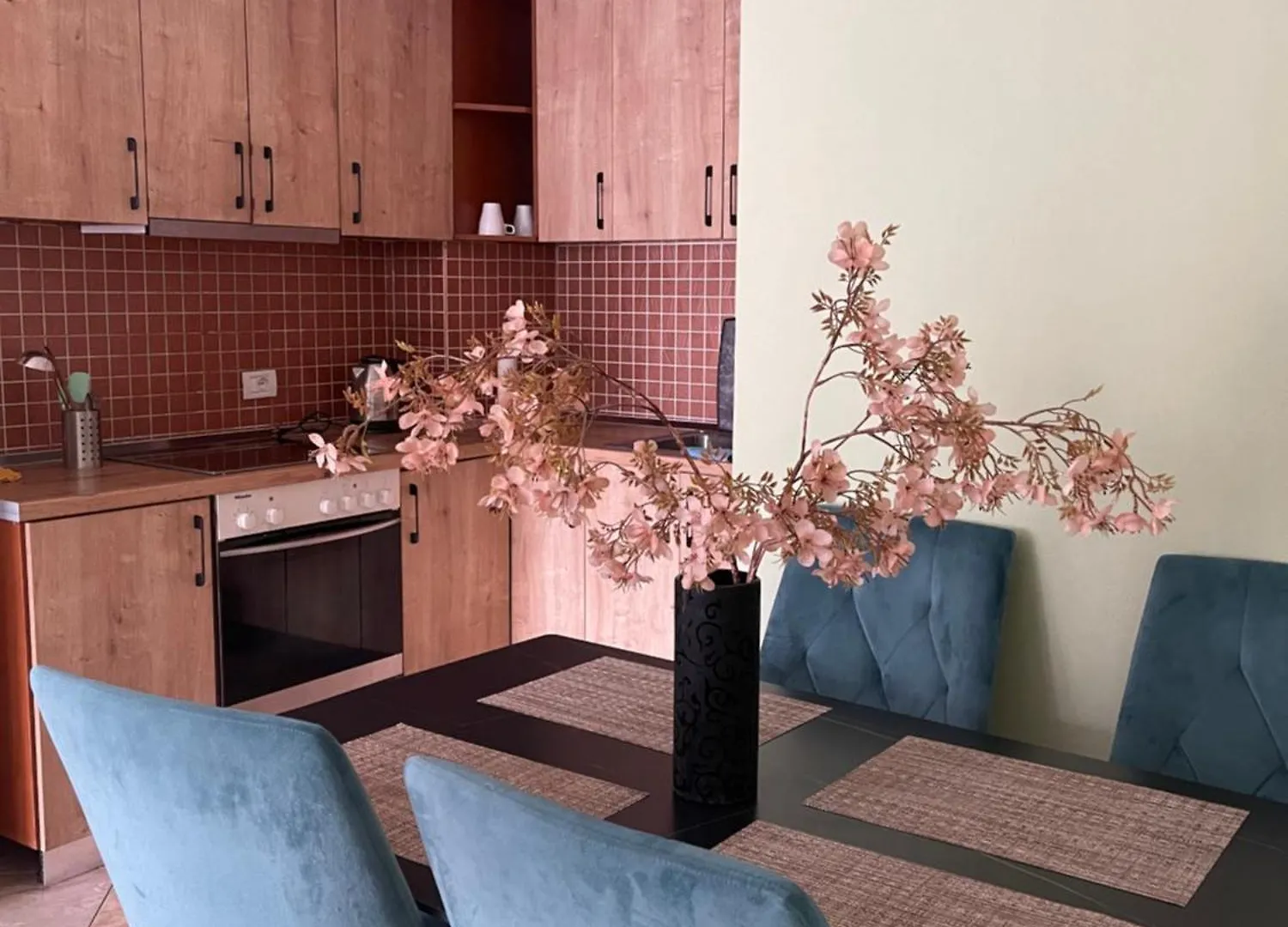 Spacious Apartment With Balcony Yzberish